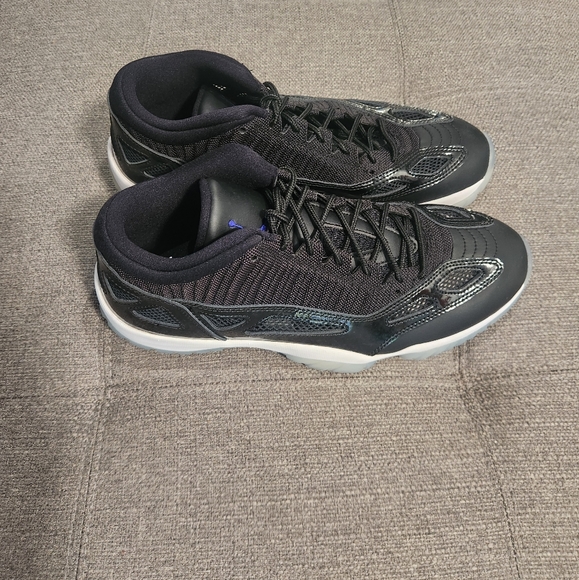 Jordan 11 Retro Low IE - Picture 5 of 8